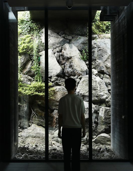 제주도립 김창열미술관 실내 풍경. 포토존이 많다. 박미향 기자