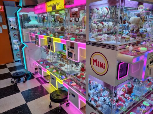 31일 오후 2시께 서울 종로구 한 인형뽑기방에 뽑기 기계들이 늘어서 있다. 고나린 기자