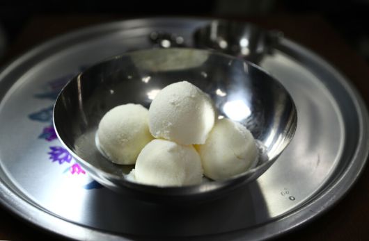 대구 서문시장 안에 있는 ‘서문빙수’에서 파는 주먹밥빙수. 박미향 기자