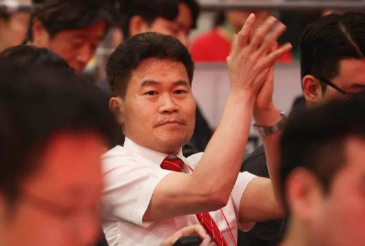 유튜버 전한길씨가 지난 8일 대구 북구 엑스코에서 열린 국민의힘 제6차 전당대회 대구·경북 합동연설회에 참석하고 있다. 연합뉴스