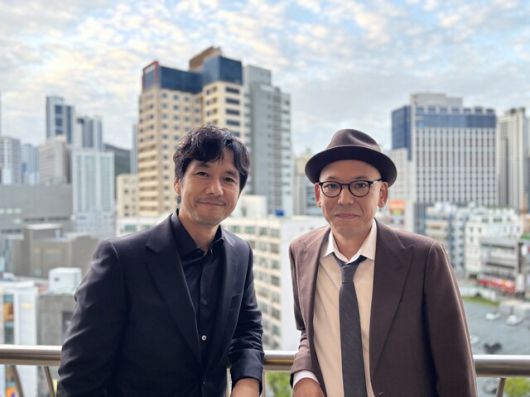 신작 ‘디어 스트레인저’로 부산을 찾은 배우 니시지마 히데토시(왼쪽)과 감독 마리코 데쓰야. 김은형 기자