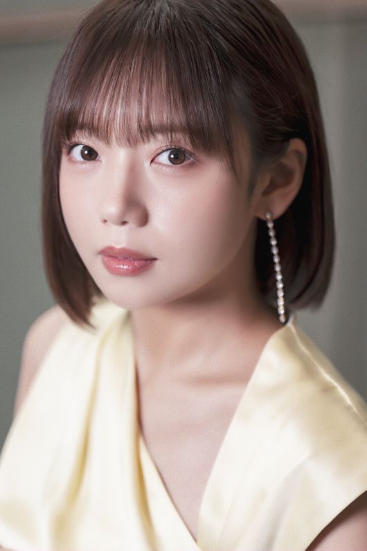 아이돌 그룹의 ‘연애 금지’ 계약 조항을 다룬 신작 ‘연애재판’의 주연배우로 제30회 부산국제영화제를 찾은 아이돌 스타 출신의 사이토 교코. 백종헌 씨네21 기자 legend@cine21.com