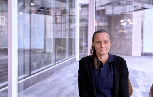 미국 워싱턴 디시(D.C.) 소재 싱크탱크 ‘국방 우선순위’의 제니퍼 캐버너 선임연구원 겸 군사 분석 담당 국장이 15일(현지시각) 한겨레와 만나 미국의 최상위 국방전략문서인 국가방위전략(NDS)에 대해 전망하고 있다. 워싱턴/김원철 기자