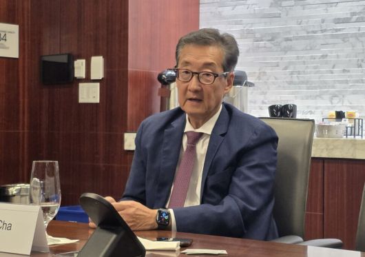 미국 워싱턴디시에 있는 전략국제문제연구소(CSIS)에서 빅터 차 한국 석좌가 9일 한국 기자들과 만나 대화하고 있다. 정유경 기자 edge@hani.co.kr