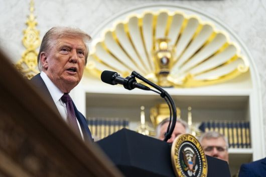 도널드 트럼프 미국 대통령이 2025년 9월2일(현지시각) 미국 워싱턴 디시(D.C.) 백악관 집무실에서 열린 발표 자리에서 연설하고 있다. 워싱턴/EPA 연합뉴스