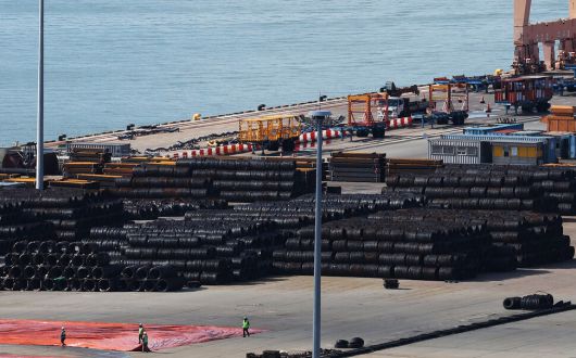 8일 경기도 평택항에 철강 제품이 쌓여있다. 연합뉴스