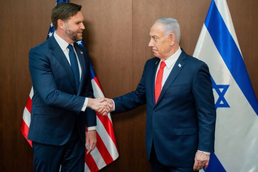 22일(현지시각) 이스라엘 예루살렘에 있는 베냐민 네타냐후 총리 관저에서 네타냐후 총리와 만난 제이디 밴스 미국 대통령. AP 연합뉴스