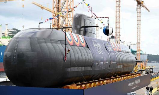 지난달 22일 한화오션 거제 사업장에서 장보고‑Ⅲ 배치‑Ⅱ 1번함 장영실함 진수식이 열리고 있다. 해군 제공