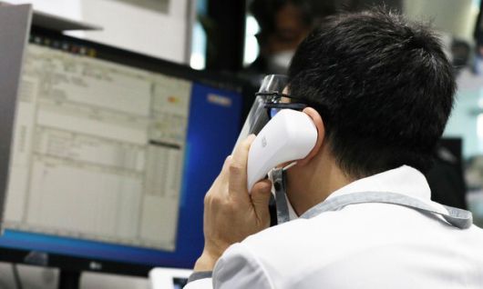 비대면 진료는 코로나19 때 한시적으로 허용됐고, 이후 2023년부터 보건복지부 시범사업으로 운영돼왔다. 이를 법제화하는 논의가 11월 중 국회에서 시작될 예정이다. 김혜윤 기자 unique@hani.co.kr