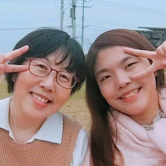 2019년 4월 제주에서 함께 한 김상숙(왼쪽) 나효은씨 모녀. 김상숙 제공