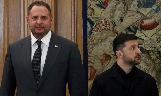 지난 18일(현지시각) 스페인 마드리드 자르주엘라궁에서 펠리페 스페인 국왕을 만나는 자리에 나선 안드리 예르마크 대통령 비서실장(왼쪽)과 볼로디미르 젤렌스키 우크라이나 대통령(오른쪽). 로이터 연합뉴스