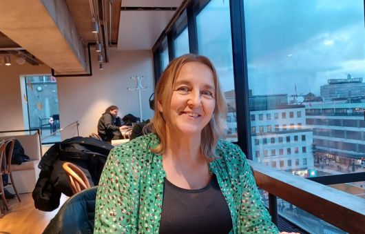 2006년 설립된 어린이책 독립 출판사 올리카의 대표 마리 토미치치. 지난 5일 오후 스톡홀름 쿨투르후세트 5층 카페테리아에서 한겨레와 인터뷰했다. 올리카는 책을 기반으로 한 온·오프라인 교육에도 주력한다. 임인택 기자