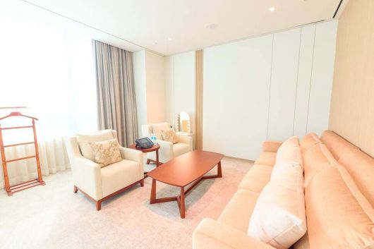 윤석열 전 대통령 재임 시절 서울 용산 대통령실 집무실 안에 설치된 응접실의 모습. 청와대 제공