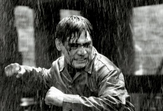 오랫동안 주연배우였던 안성기가 악역인 조연을 맡으며 강렬한 인상을 남겼던 이명세 감독의 ‘인정사정 볼 것 없다’(1999)