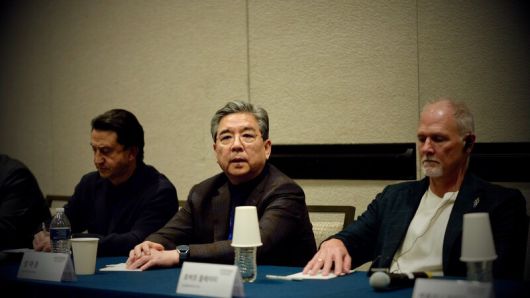 장재훈 현대차그룹 부회장이 5일(현지시각) 미국 라스베이거스 만달레이베이 컨벤션센터에서 기자들의 물음에 답하고 있다. 이재호 기자 ph@hani.co.kr