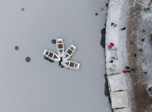 6일 크로아티아 자그레브의 막시미르 공원 호수가 얼어붙어 있다. 로이터 연합뉴스