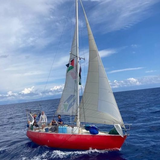 지난해 9월 해초 활동가가 탑승한 ‘알라 나자르’(Alaa Al Najjar)호. 5월 가자지구에서 이스라엘의 공습으로 자녀 9명을 잃은 팔레스타인 의사 알라 나자르의 이름에서 따왔다. 해초는 “알라 나자르호는 이스라엘에 나포된 뒤에 돌려받지 못하고 있다”며 “이스라엘군이 배를 침몰시켰을 가능성도 있다”라고 말했다. 사진 tulyppe