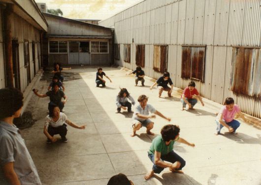 1981년께 원풍모방 옥상에서 진행된 탈춤반 공연 연습 장면. 필자는 1980년 12월 계엄사령부 합동수사본부에 연행돼 강제사직서를 써야 했던 탓에 이때 공연엔 참여하지 못했다. 필자 제공