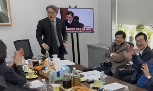 추미애 티브이(TV) 유튜브 갈무리