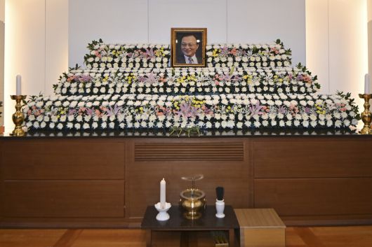 27일 오전 서울 종로구 서울대학교병원 장례식장에 이해찬 전 국무총리의 빈소가 마련되어 있다. 공동취재사진