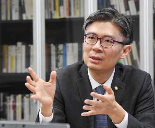 클릭하시면 큰 이미지를 볼 수 있습니다. 한국일보