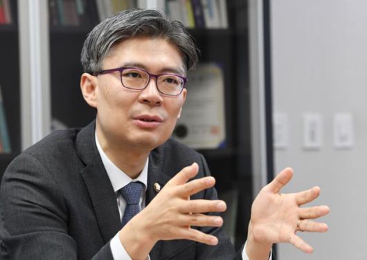 클릭하시면 큰 이미지를 볼 수 있습니다. 한국일보