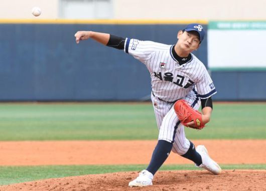 서울고 김서현이 4일 서울 목동구장에서 열린 제49회 봉황대기전국고교야구대회 순천효천고와의 경기에서 역투하고 있다. 왕태석 선임기자