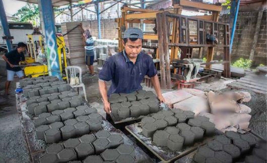 인도네시아 기업 리브릭스가 플라스틱 쓰레기로 만든 벽돌. 리브릭스 홈페이지 캡처