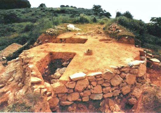 장도 고대(高臺) 발굴 모습. 바다를 감시하기 위해 높은 지점에 만든 석축 구조다. 국립문화재연구소 제공