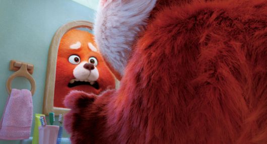 감정 그래프가 요동치면 메이는 레서판다로 변해 버린다. 디즈니플러스 제공