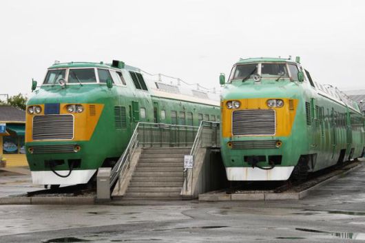 의왕 철도박물관에 전시된 대통령 전용 디젤전기동차. ⓒ박준규