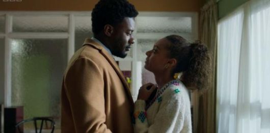 사랑의 희열은 짧다. 히어로는 연인 카이라가 갑자기 사라지자 일상을 잃는다. BBC 제공