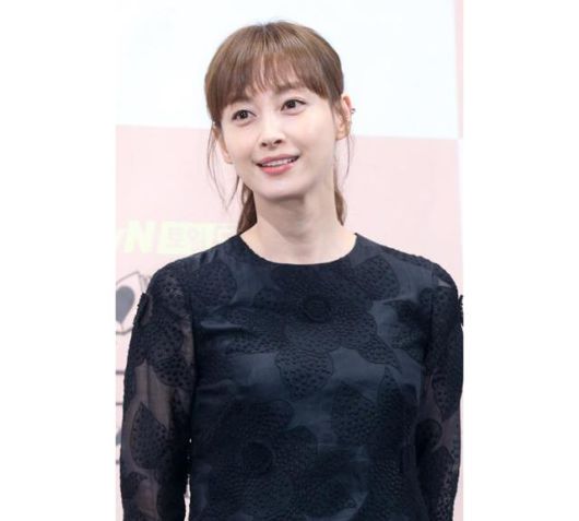 배우 이나영이 웨이브(Wavve) 오리지널 드라마로 돌아온다. 한국일보 자료사진