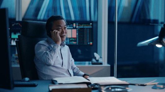 재일동포 사업가 손정의는 애덤 뉴먼의 열정적인 사업 계획에 반했던 투자자 중 한 명이었다. 애플TV플러스 제공