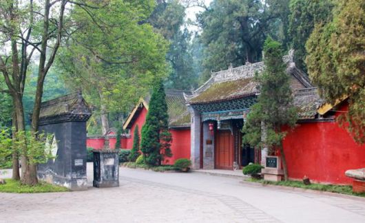 몐현 정군산 아래 무후묘 입구. ⓒ최종명