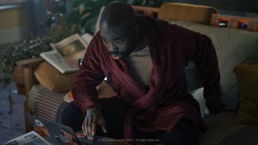 조지는 '라자루스 프로젝트' 요원으로 활동하며 인류를 구원한다는 보람을 느끼나 곧 자신만을 위한 선택의 시간을 맞이하게 된다. 웨이브 제공