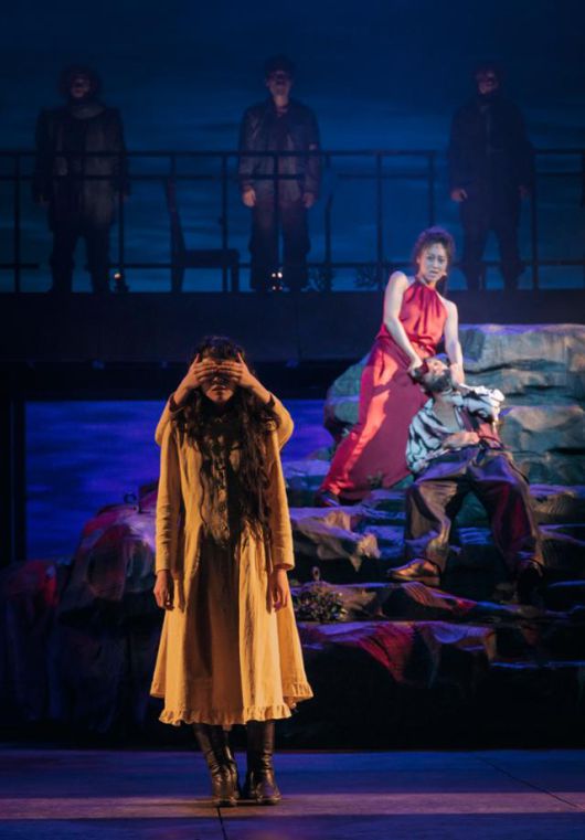 연극 '이 불안한 집'. 국립극단 제공