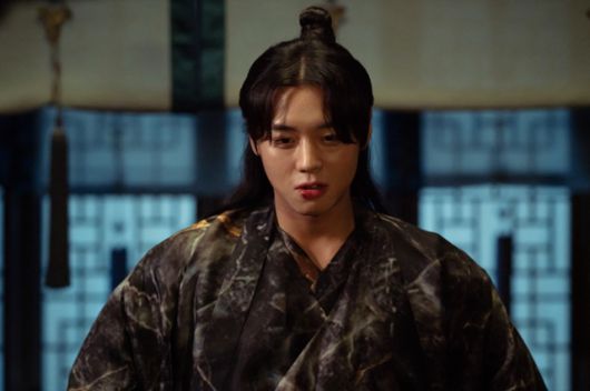 '환상연가'는 상반된 두 인격을 가진 남자와 그 남자를 사랑한 여자의 이야기를 담은 판타지 사극 로맨스다. 몬스터유니온, 판타지오 제공