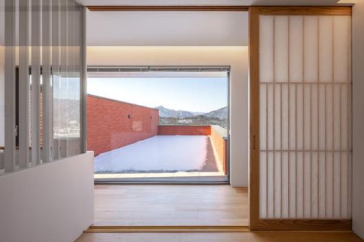 2층 가족실에서 바라본 외부 옥상의 풍경. 조엘 모리츠 사진작가 제공