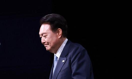 헌법재판소가 4일 윤석열 전 대통령을 파면했다. 지난해 3월 3차 민주주의 정상회의 장관급 회의 개회식에 참석한 윤 전 대통령 모습. 뉴시스