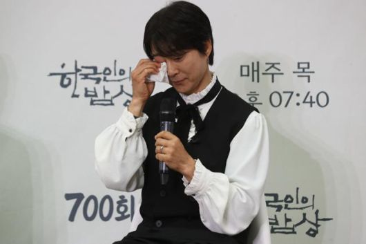 배우 최수종이 10일 서울 여의도 KBS신관에서 열린 KBS '한국인의 밥상' 700회  새 프리젠터 기자간담회에서 질문에 답하고 있다. 연합뉴스