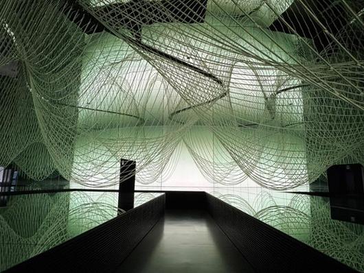 2025 오사카·간사이만국박람회(오사카엑스포)가 일본 오사카 유메시마에서 개막한 13일 일본관에 물이 좁은 관들을 흐르는 예술 작품이 전시돼 있다. 오사카=류호 특파원