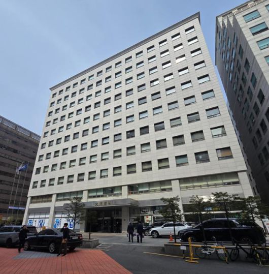 국민의힘 대선주자들의 선거 캠프가 집중적으로 마련된 서울 여의도동 대하빌딩 전경. 장재진 기자