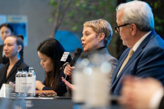 수전 재피 아메리칸발레시어터 예술감독이 22일 GS아트센터에서 열린 기자간담회에서 기자 질문에 답하고 있다. GS아트센터 제공