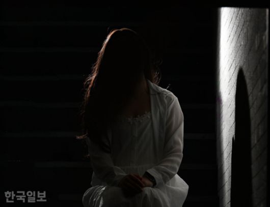 '부산 돌려차기 사건' 피해자 김진주씨가 15일 한국일보와 인터뷰하고 있다. 부산=왕태석 선임기자