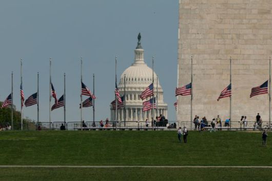 21일 미국 워싱턴DC의 백악관 앞에서 성조기가 걸려있다. 워싱턴DC=AFP연합뉴스