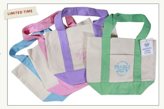 8일 출시돼 미국 전역에서 품절 대란을 일으킨 트레이더 조스의 캔버스 미니백. 트레이더 조스 홈페이지