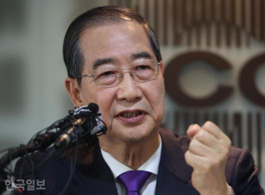 한덕수 전 국무총리가 7일 오후 서울 중구 한국프레스센터에서 열린 서울외신기자클럽 초청 기자간담회를 갖고 있다. 국회사진기자단