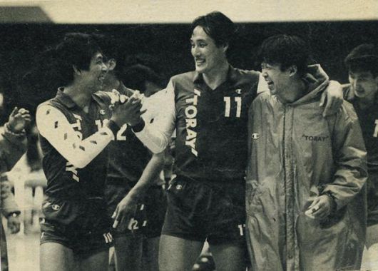 일본 도레이 배구단 선수 시절의 강만수. 한국일보 자료사진