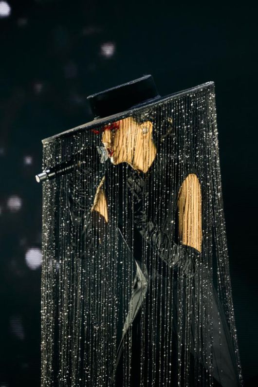 일본 가수 나카시마 미카가 11일 서울 성북구 고려대 화정체육관에서 공연하고 있다. 유진엔터테인먼트 제공